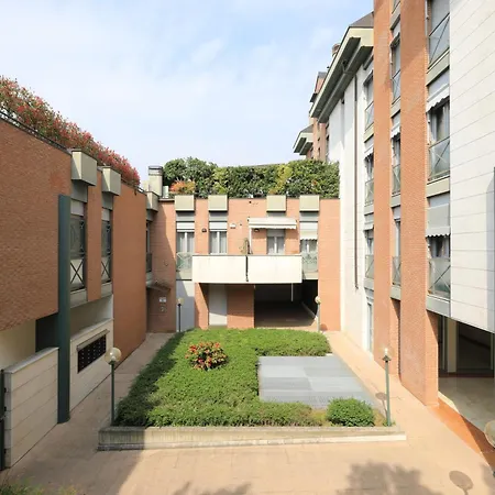 Luxury W Garage Happy * Bergamo